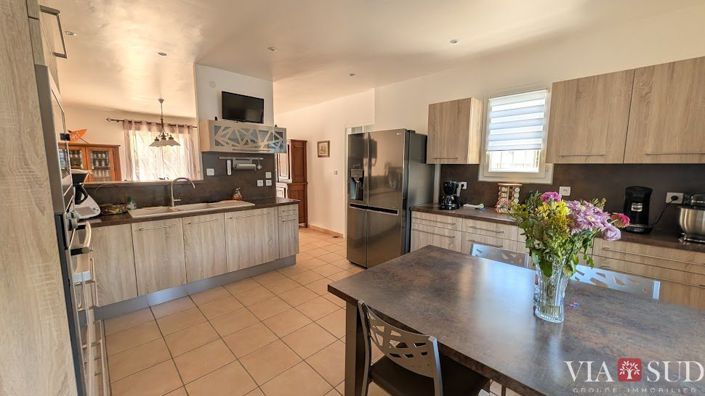 Image No.5-5 Bed House for sale