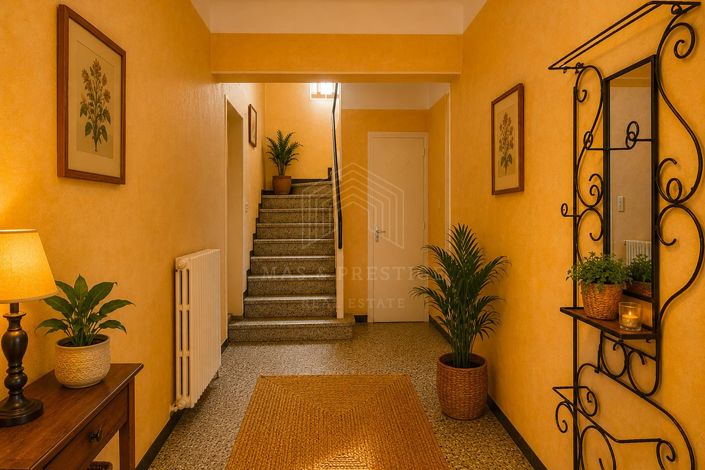 Image No.3-5 Bed House for sale