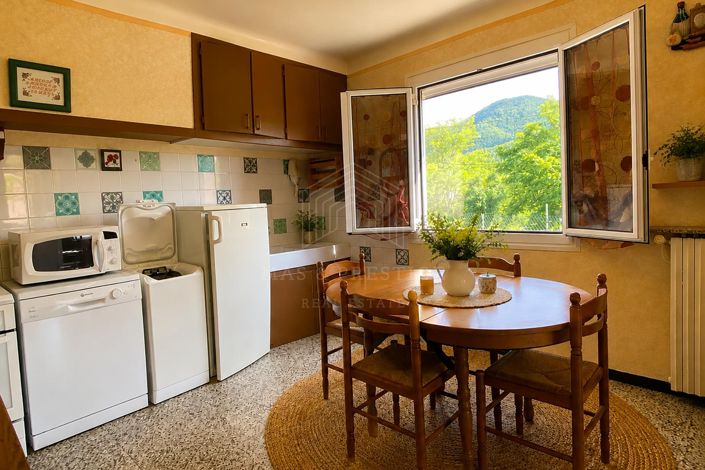 Image No.6-5 Bed House for sale
