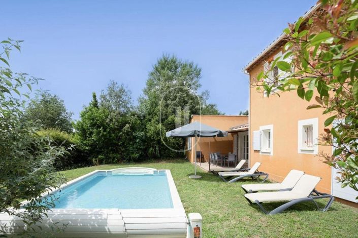 Image No.3-4 Bed House for sale