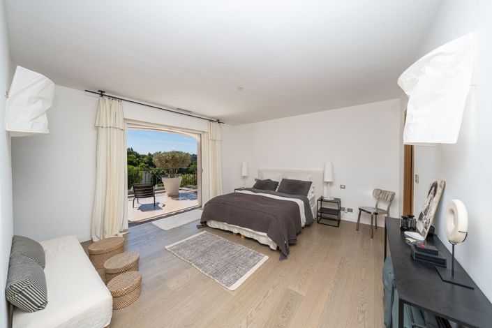 Image No.12-4 Bed House for sale