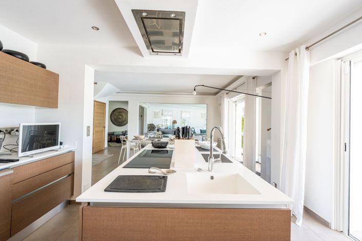 Image No.6-4 Bed House for sale