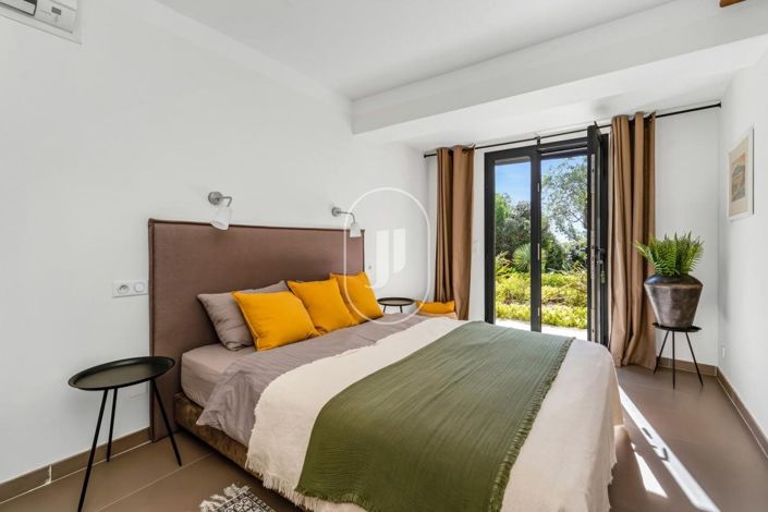 Image No.13-4 Bed House for sale