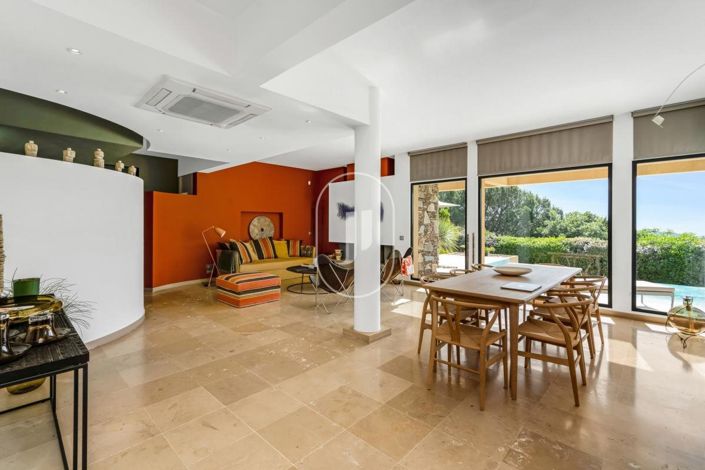 Image No.6-4 Bed House for sale