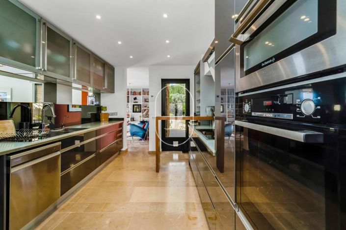 Image No.8-4 Bed House for sale