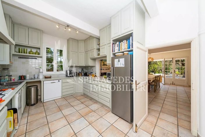 Image No.10-7 Bed House for sale