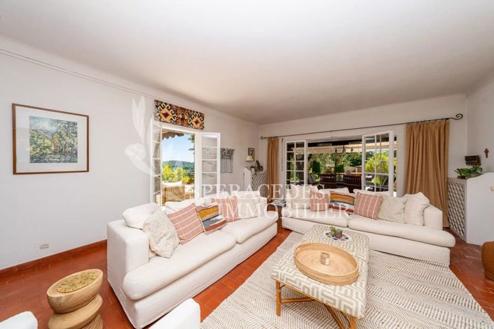 Image No.7-7 Bed House for sale