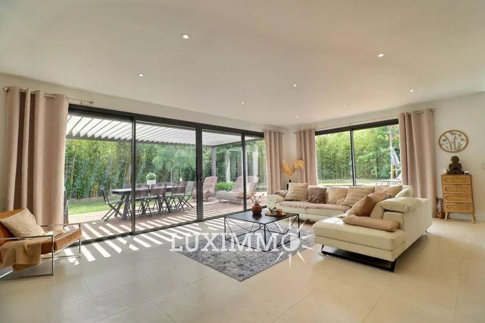 Image No.3-4 Bed House for sale