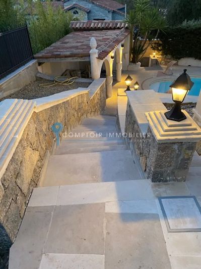 Image No.30-4 Bed House for sale