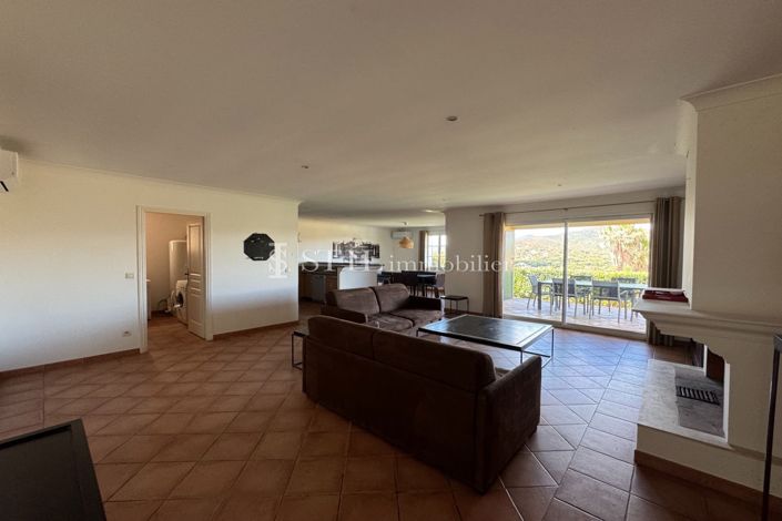 Image No.3-3 Bed House for sale