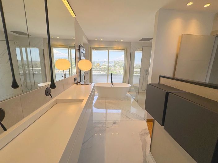 Image No.21-5 Bed Apartment for sale