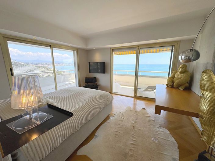 Image No.22-5 Bed Apartment for sale