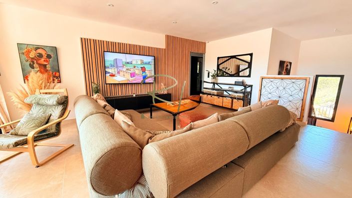 Image No.5-7 Bed House for sale
