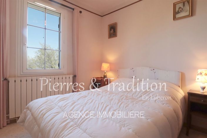 Image No.8-6 Bed House for sale