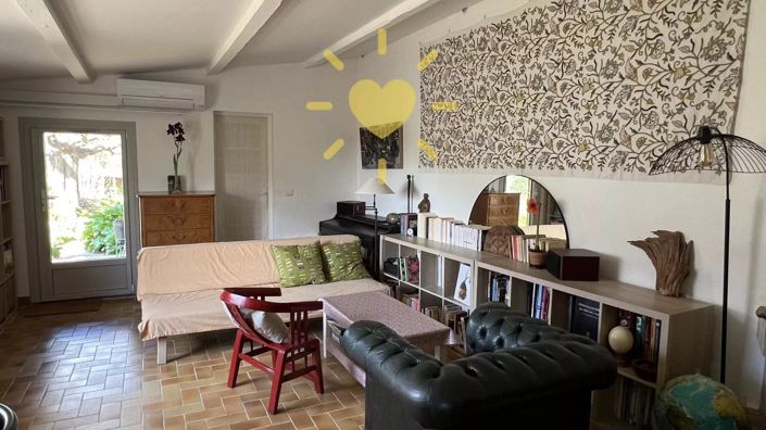 Image No.8-1 Bed House for sale