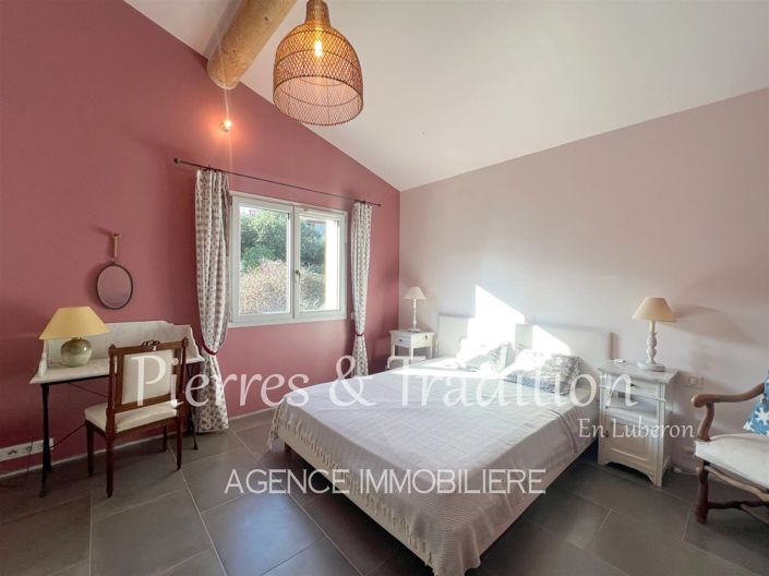 Image No.9-8 Bed House for sale