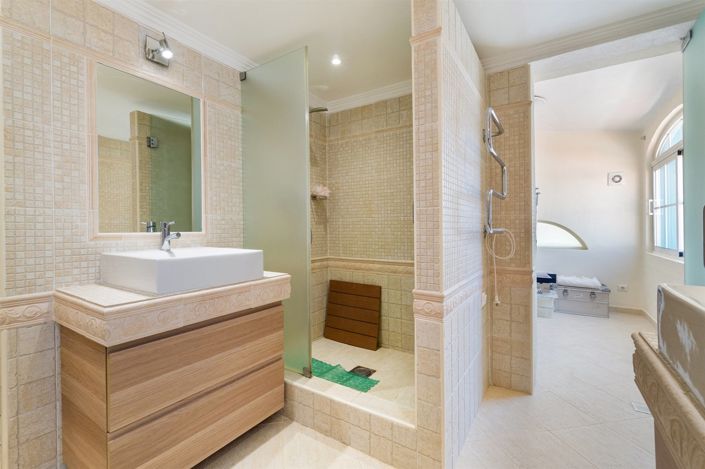 Image No.22-2 Bed Apartment for sale
