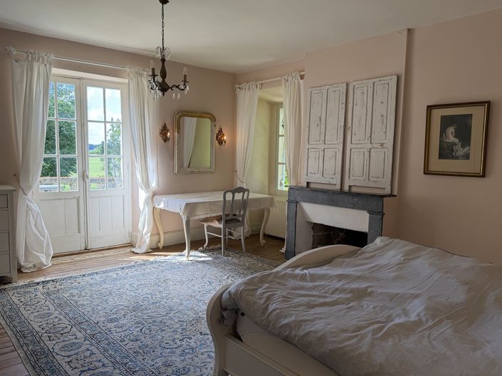 Image No.10-5 Bed House for sale