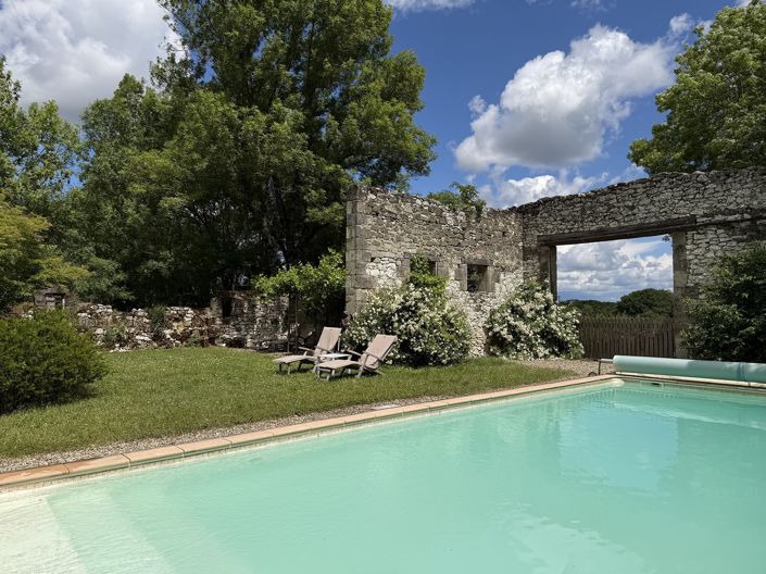 Image No.16-5 Bed House for sale
