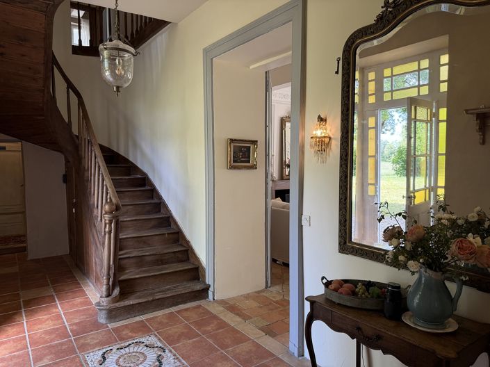 Image No.8-5 Bed House for sale