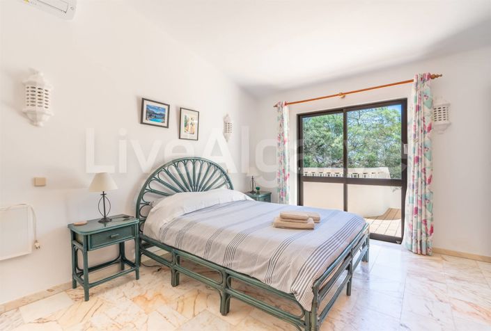 Image No.14-4 Bed House for sale