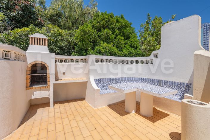 Image No.20-4 Bed House for sale