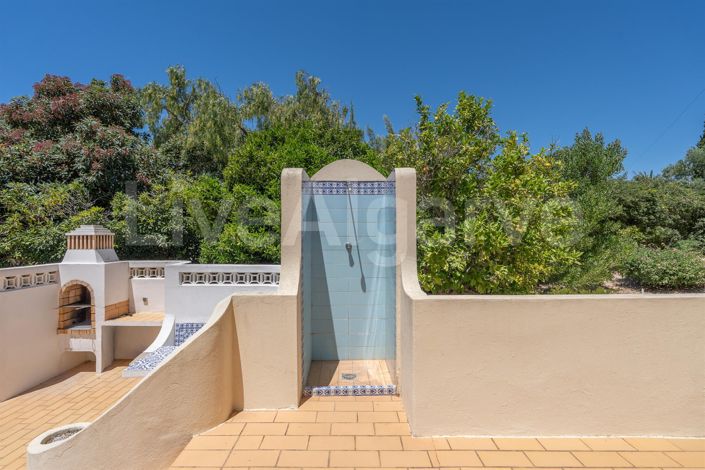 Image No.21-4 Bed House for sale