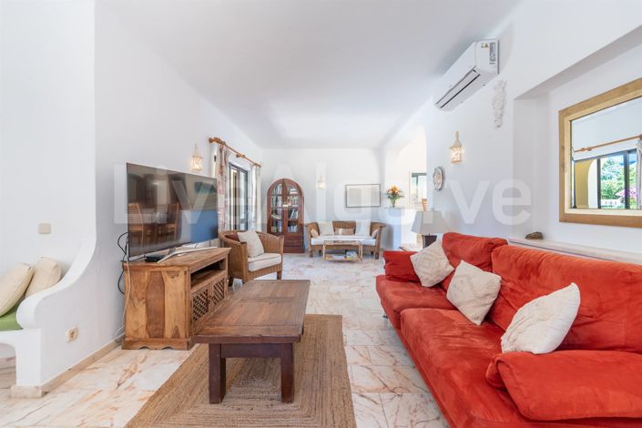 Image No.23-4 Bed House for sale
