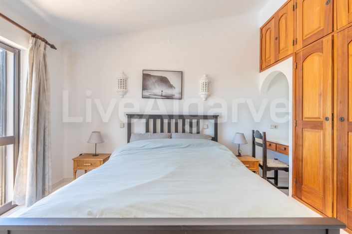 Image No.29-4 Bed House for sale