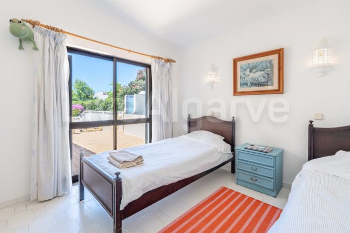 Image No.32-4 Bed House for sale