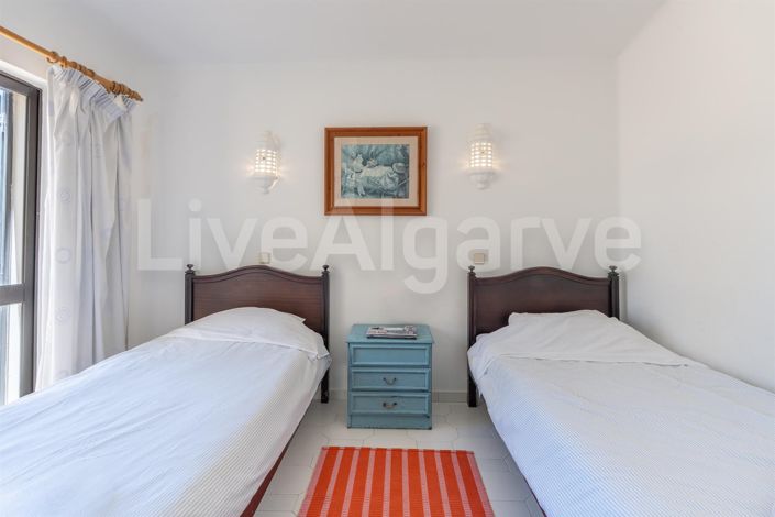 Image No.33-4 Bed House for sale