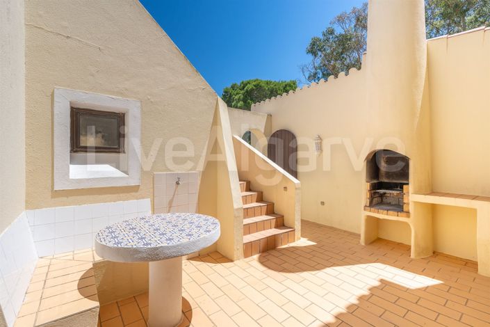 Image No.34-4 Bed House for sale