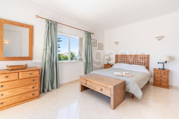 Image No.35-4 Bed House for sale