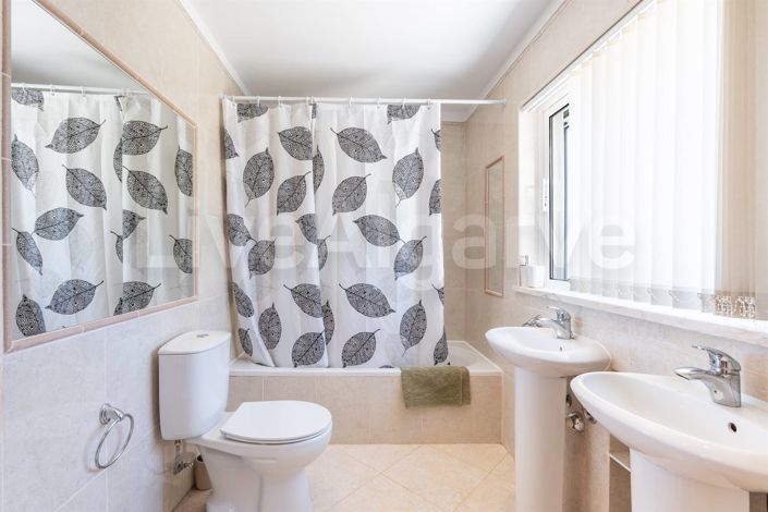 Image No.39-4 Bed House for sale