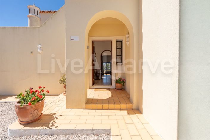 Image No.5-4 Bed House for sale