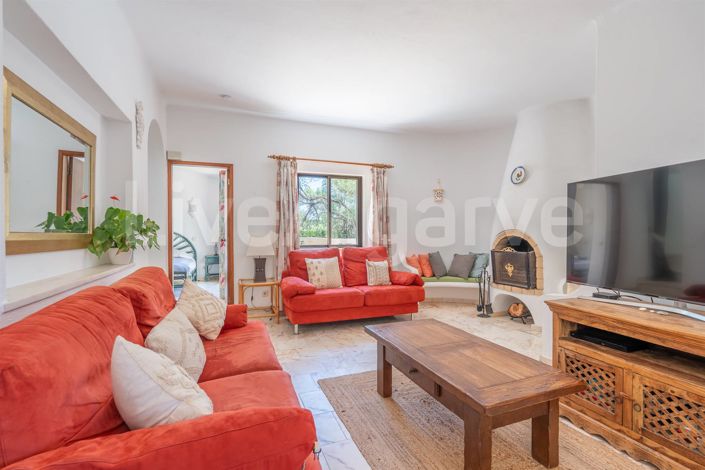 Image No.9-4 Bed House for sale