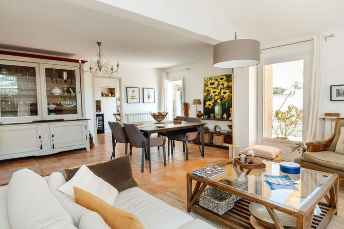 Image No.6-4 Bed House for sale
