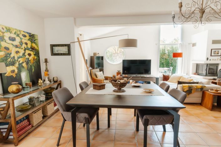 Image No.8-4 Bed House for sale