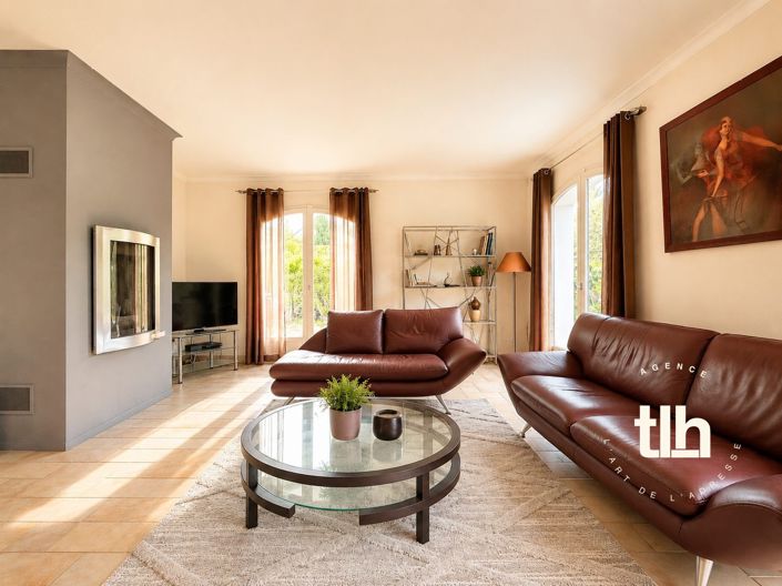 Image No.10-4 Bed Property for sale
