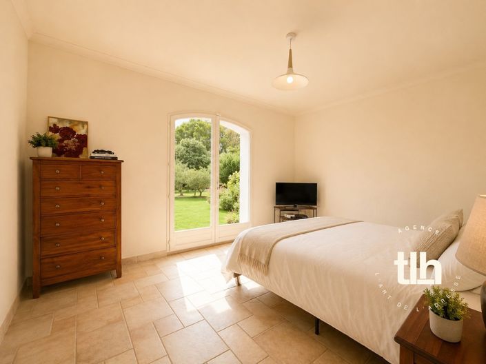 Image No.19-4 Bed Property for sale