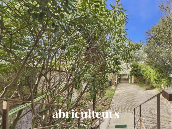 Image No.18-5 Bed House for sale
