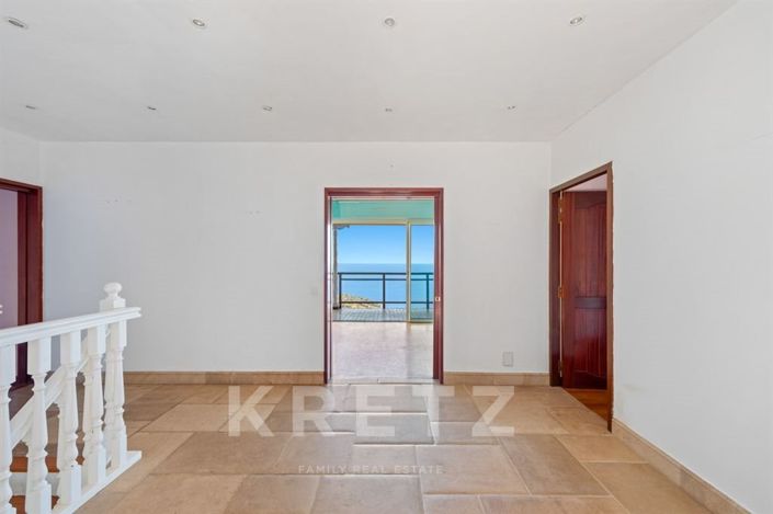 Image No.6-5 Bed House for sale