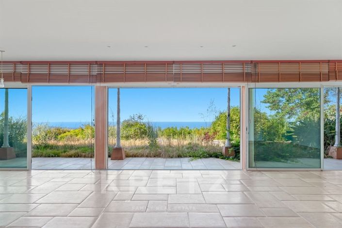 Image No.7-5 Bed House for sale