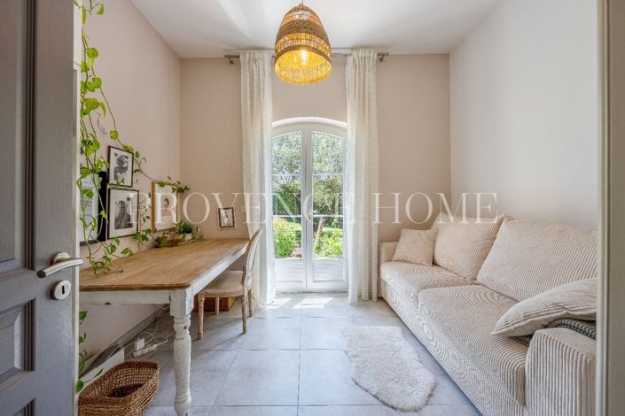Image No.15-4 Bed Property for sale