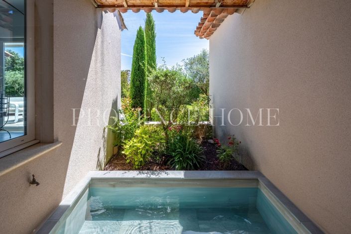 Image No.18-4 Bed Property for sale