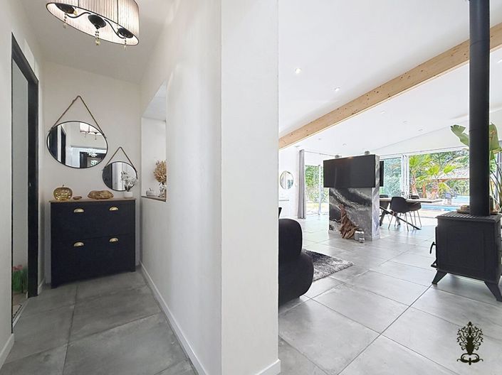 Image No.8-3 Bed House for sale