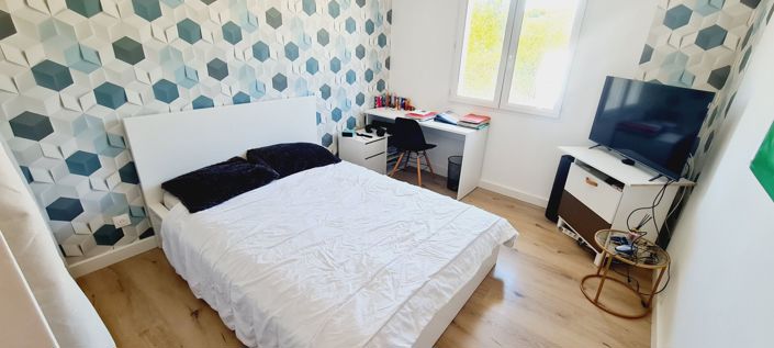 Image No.12-4 Bed House for sale