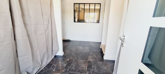 Image No.16-4 Bed House for sale