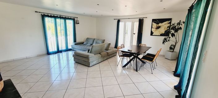Image No.8-4 Bed House for sale