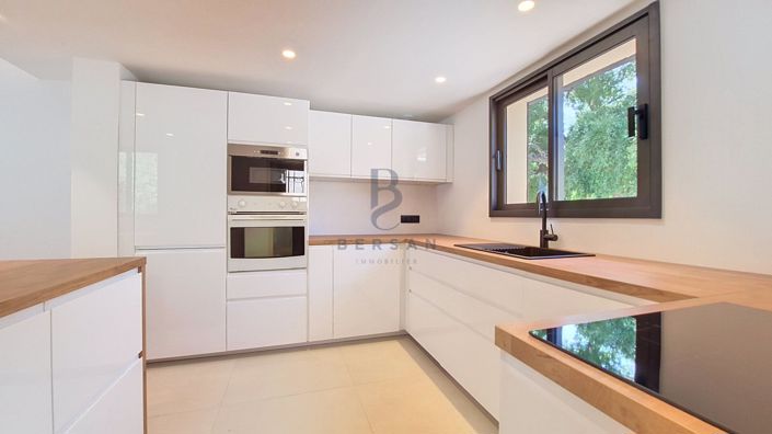 Image No.7-3 Bed House for sale